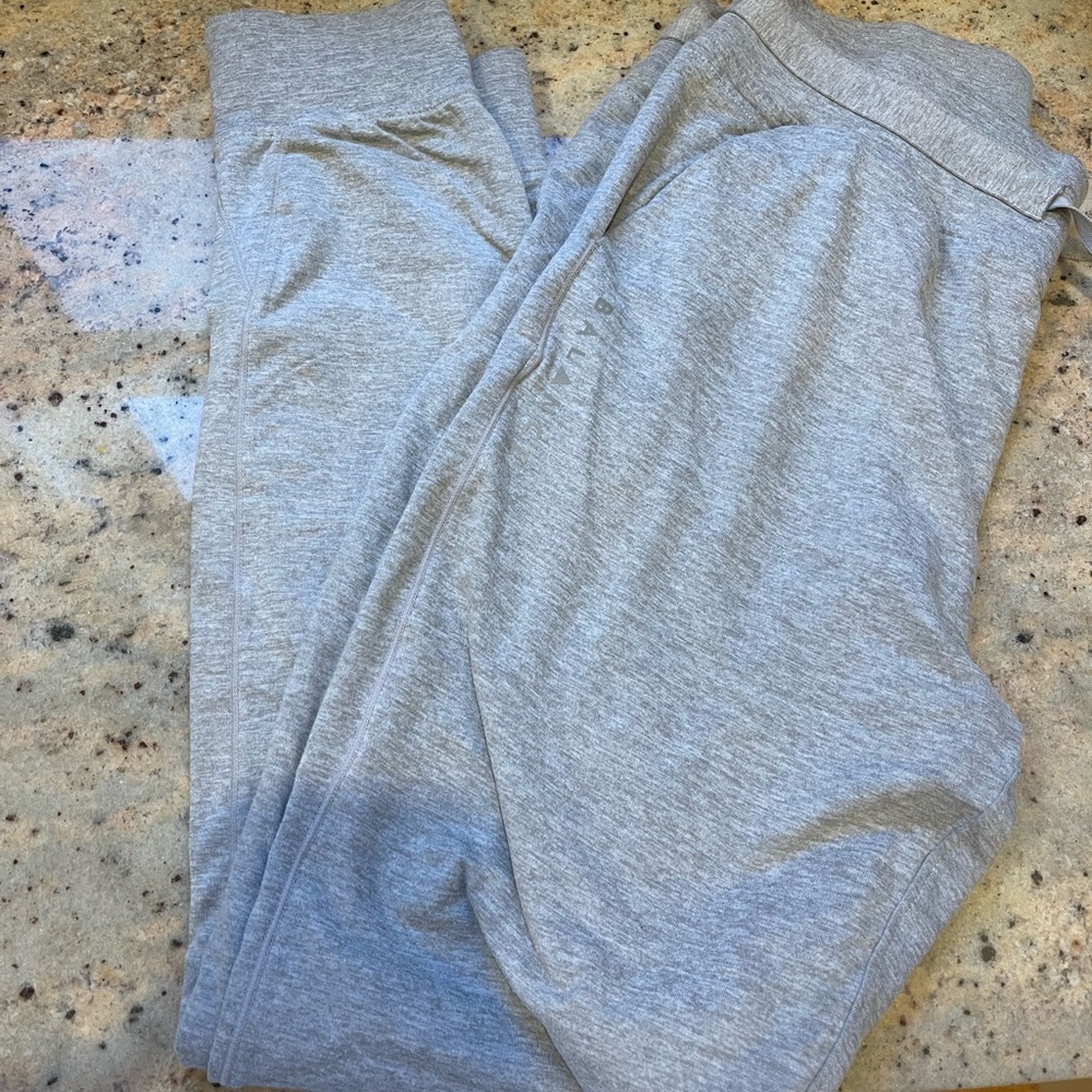 Size L - Gray - Joggers